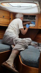 Peter C getting to Jocalia's windlass